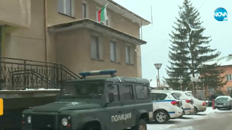 Шеф разпореждал на подчинените си полицаи да фабрикуват и подменят доказателства 