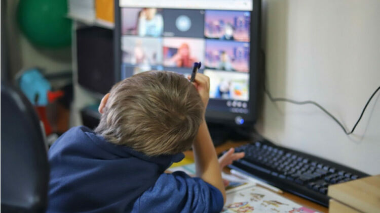 Още 3 училища в Хасковско изцяло минават на онлайн обучение