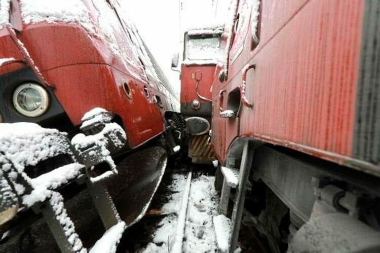 Два товарни влака се сблъскаха на гара "Илиянци"