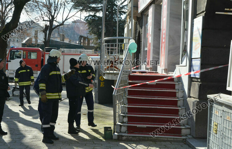 Хасковлийка пострада при взрив на газова бутилка, потрошени са апартаменти и офиси