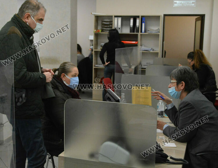 61-годишен първи си плати данъците в община Хасково