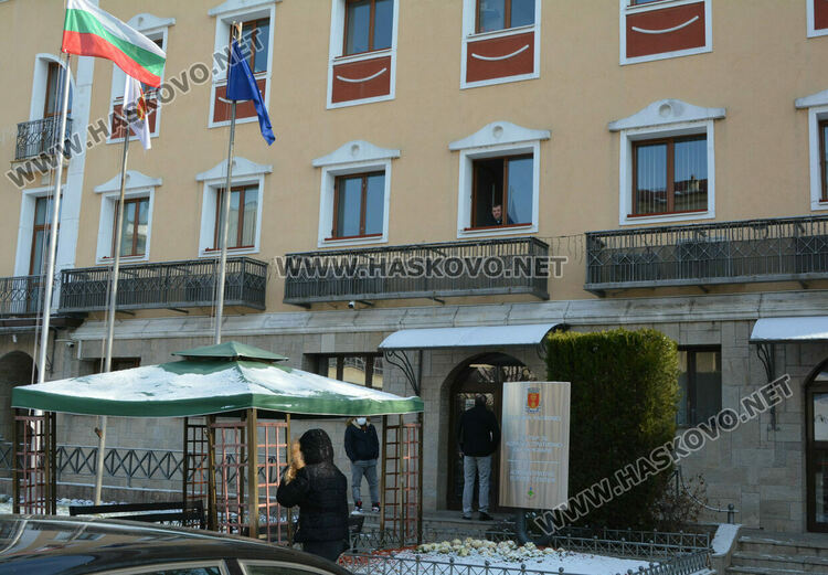 61-годишен първи си плати данъците в община Хасково