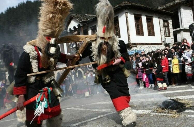 КОВИД-19 отново отменя кукерския празник  Песпонеделник в Широка Лъка