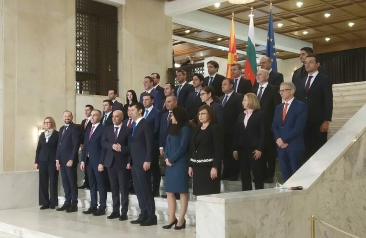 Премиерът Ковачевски даде знак, че българите могат да бъдат записани в Конституцията на Северна Македония