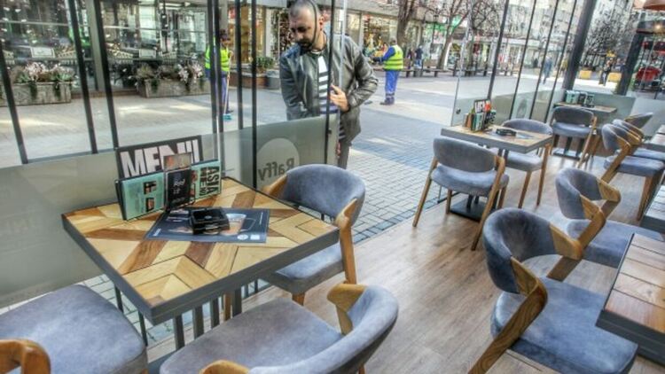 Организациите на заведенията започват съдебни дела срещу ограничителните заповеди