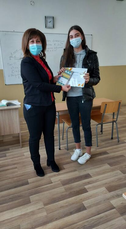 46 ученици се състезаваха в конкурс по краснопис в ПГСС