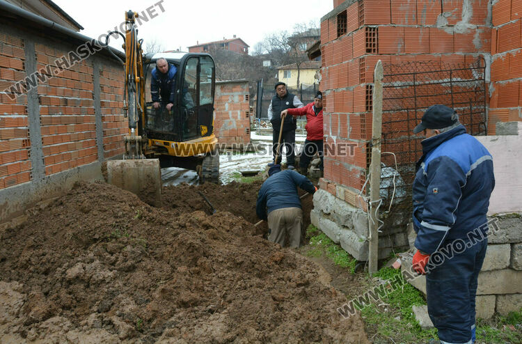 Втора авария възникна във водопровод под незаконна къща и магазин