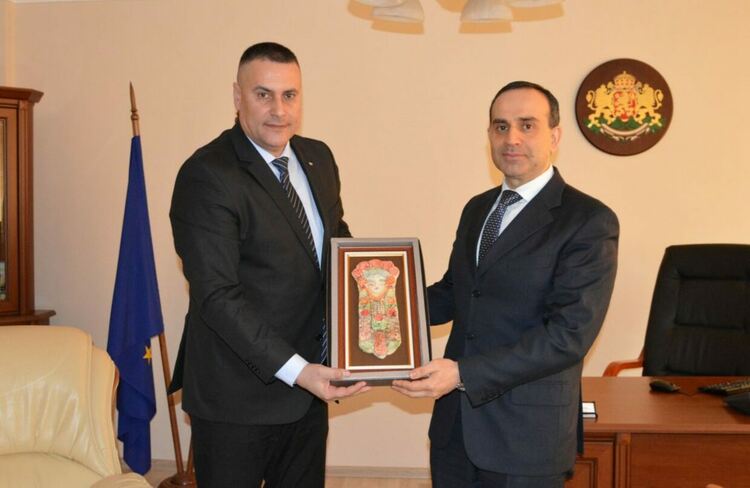 Посланикът на Азербайджан посети областния управител Даниел Делчев