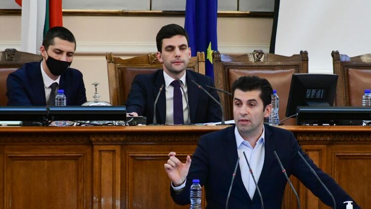 Парламентът изслушва Кирил Петков за Северна Македония