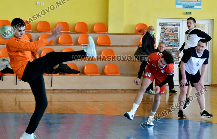 Младежите на „Асти 91“ с две победи в Националната лига