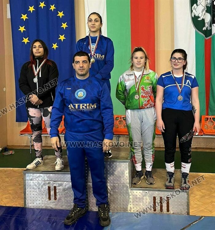 Меган Димчева се окичи със сребро на Държавното по борба в Сливен