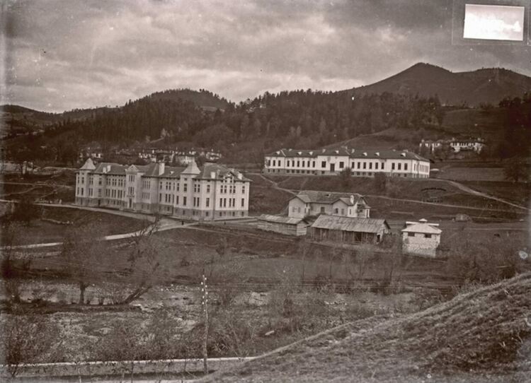 102 години празнува Райковската гимназия! Честит празник