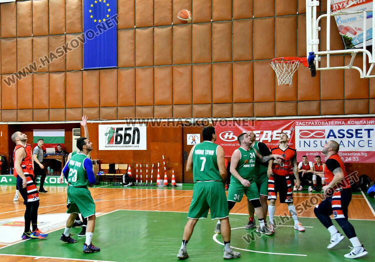 Баскетболистите на Хасково с категорична победа над тима на Пловдив