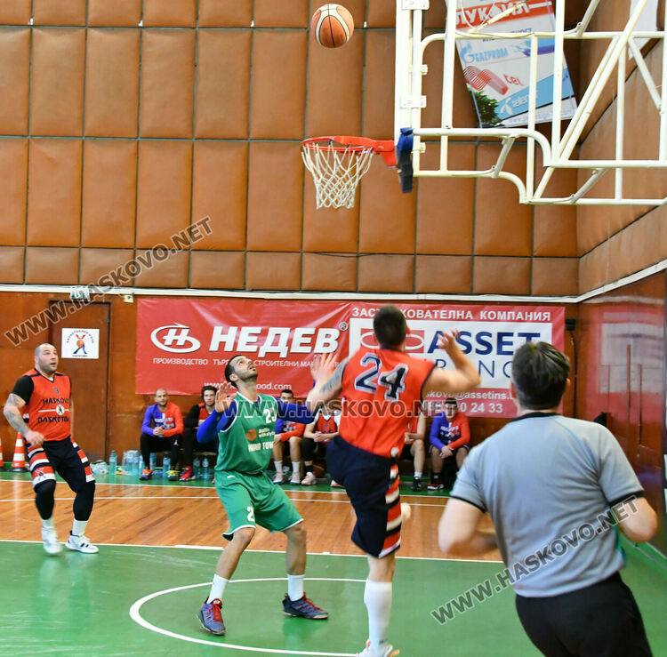 Баскетболистите на Хасково с категорична победа над тима на Пловдив