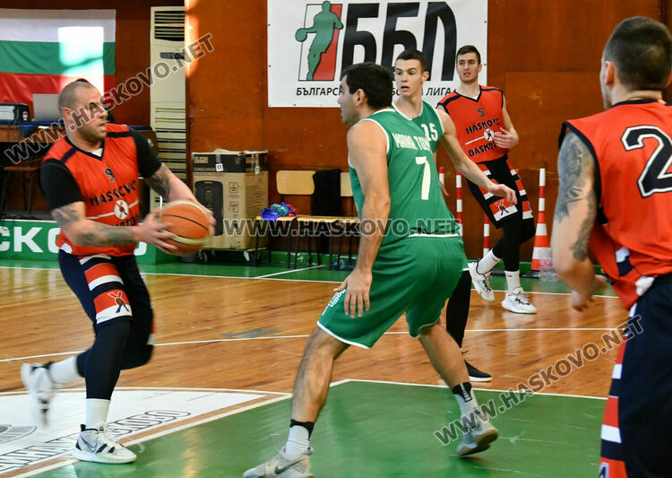 Баскетболистите на Хасково с категорична победа над тима на Пловдив