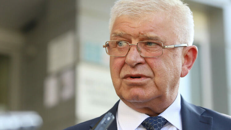 От два до четири пъти са се увеличили разходите за ток в пернишките болници, според Кирил Ананиев