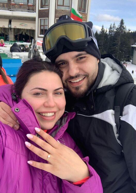 Влюбени се сгодиха пред погледите на туристите в Пампорово