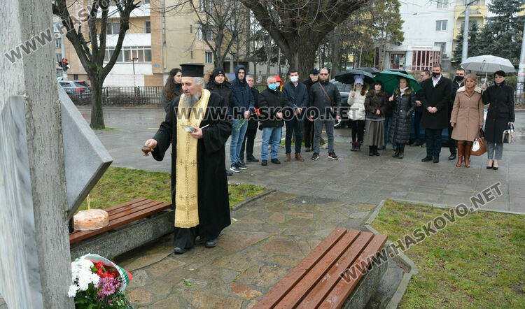 Поклонение пред паметта на жертвите на комунистическия режим