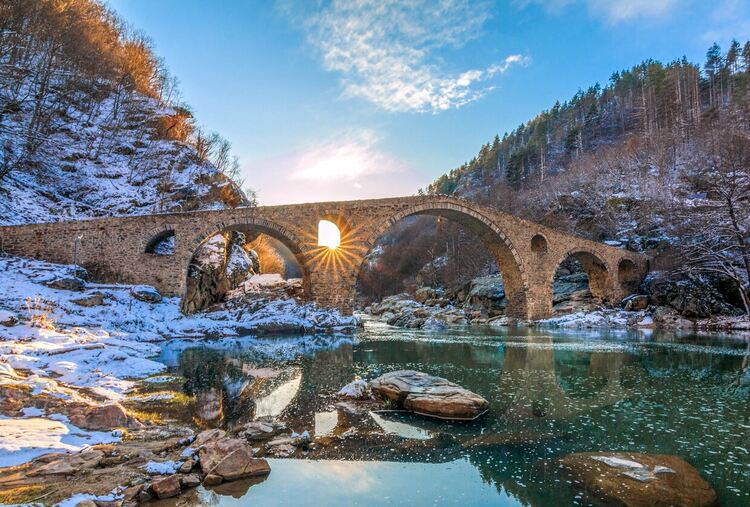 Обявиха 16 номинирани снимки във фотоконкурса „Каменните мостове в Родопите“