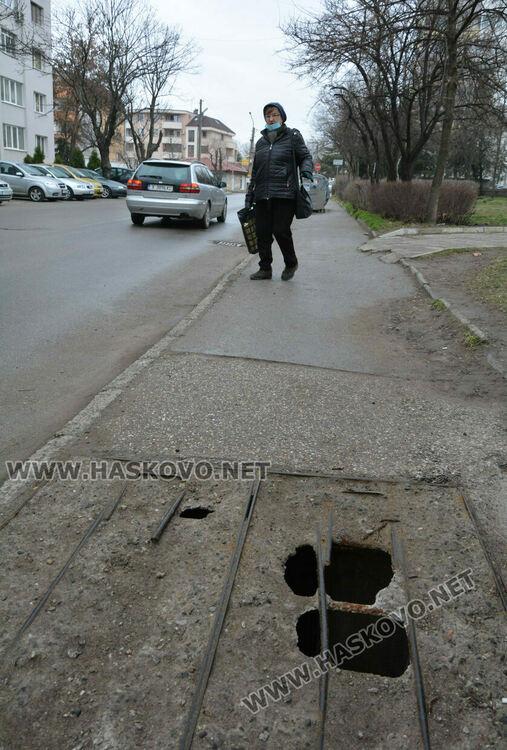 Хасковлийка сигнализира за опасна шахта на улица „Дунав“