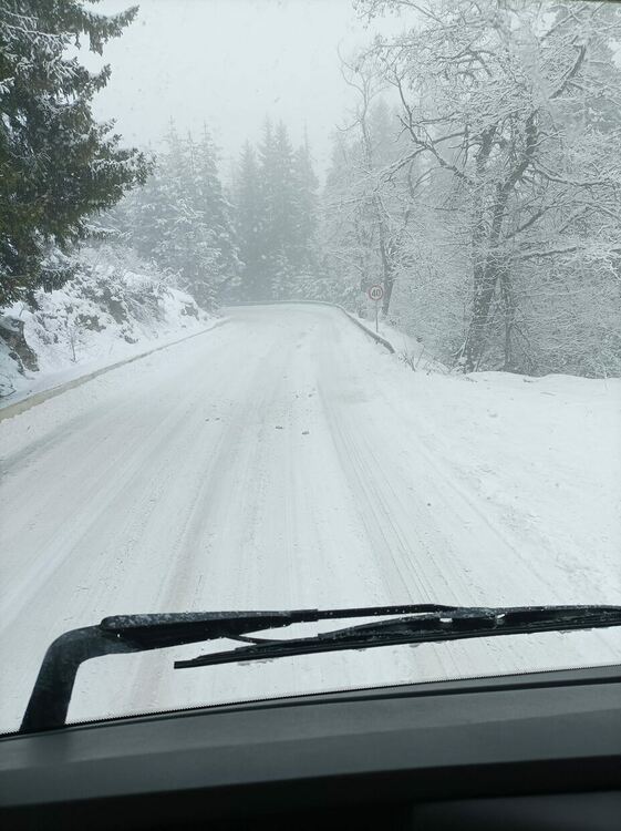 Зимата се върна: червен код за обилни снеговалежи
