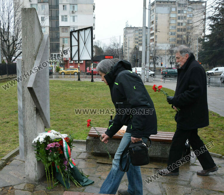 Поклонение пред паметта на жертвите на комунистическия режим