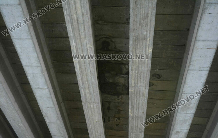 Хасковлия: Мазилка пада от детелината в „Орфей“. Общината: Няма опасност