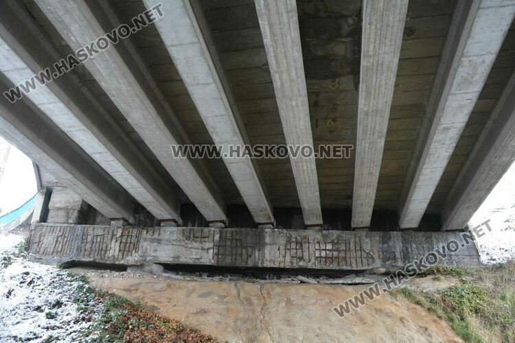 Хасковлия: Мазилка пада от детелината в „Орфей“. Общината: Няма опасност