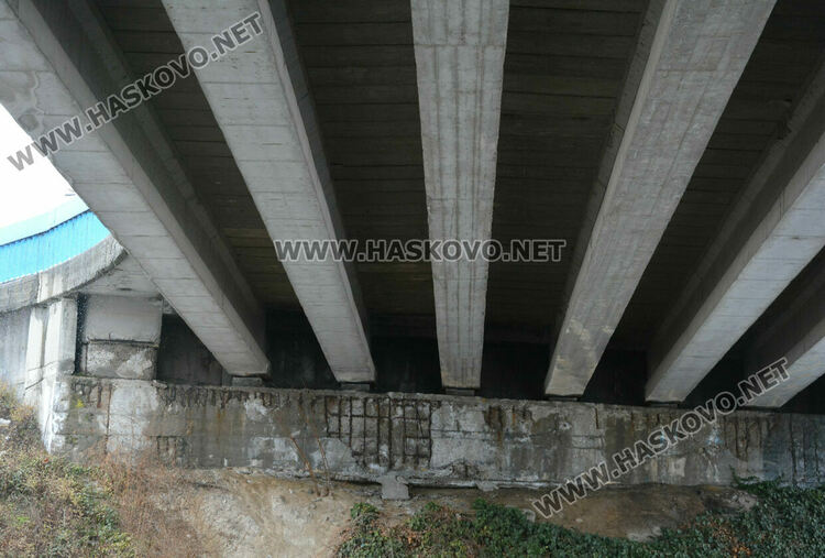 Хасковлия: Мазилка пада от детелината в „Орфей“. Общината: Няма опасност