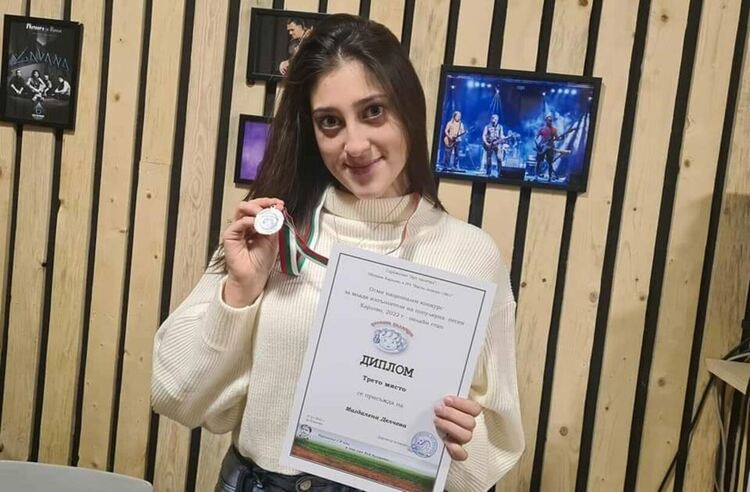 Бронз от песенен конкурс завоюва ученичка от Първомай