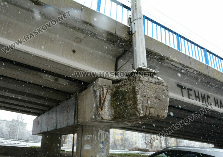 Хасковлия: Мазилка пада от детелината в „Орфей“. Общината: Няма опасност