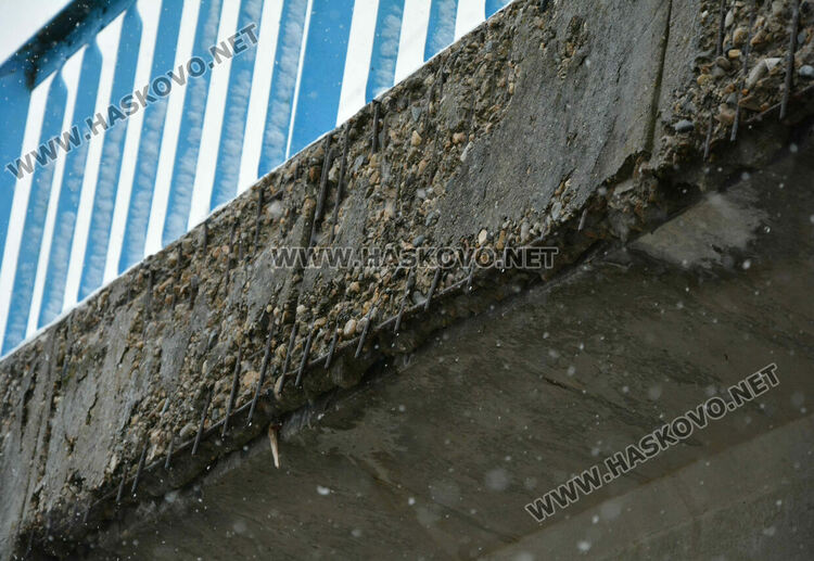 Хасковлия: Мазилка пада от детелината в „Орфей“. Общината: Няма опасност