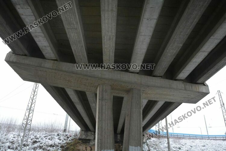 Хасковлия: Мазилка пада от детелината в „Орфей“. Общината: Няма опасност