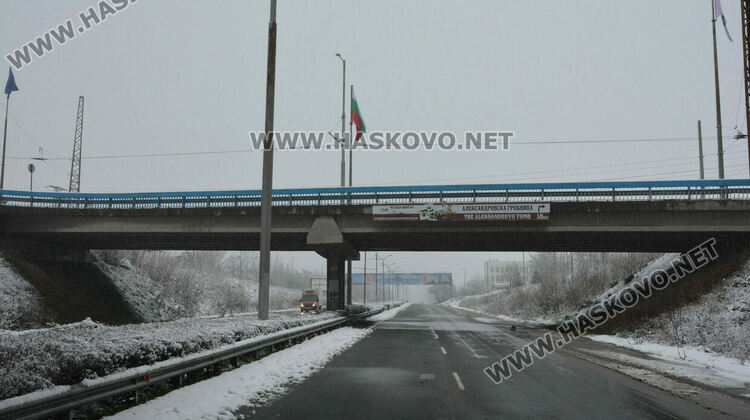 Хасковлия: Мазилка пада от детелината в „Орфей“. Общината: Няма опасност