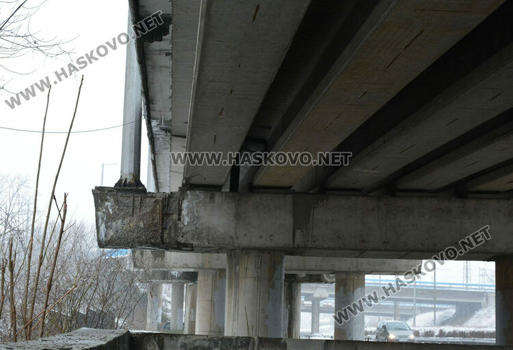 Хасковлия: Мазилка пада от детелината в „Орфей“. Общината: Няма опасност