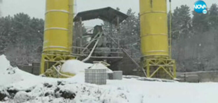 Свлачище събори бетонов възел в Перник