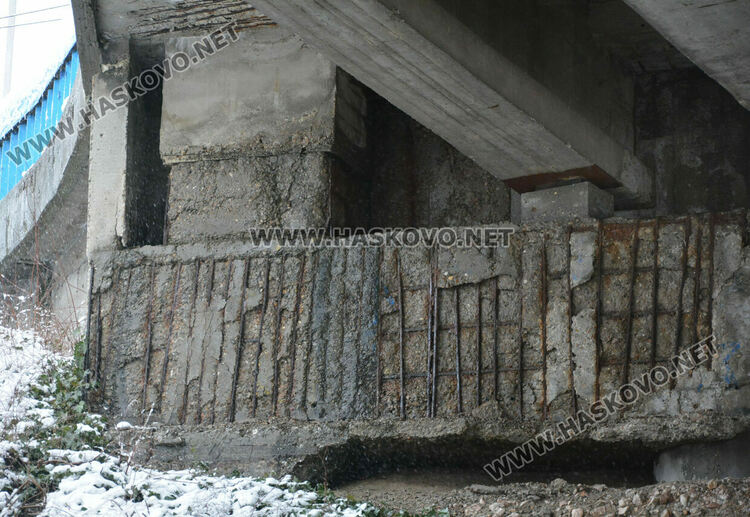 Хасковлия: Мазилка пада от детелината в „Орфей“. Общината: Няма опасност