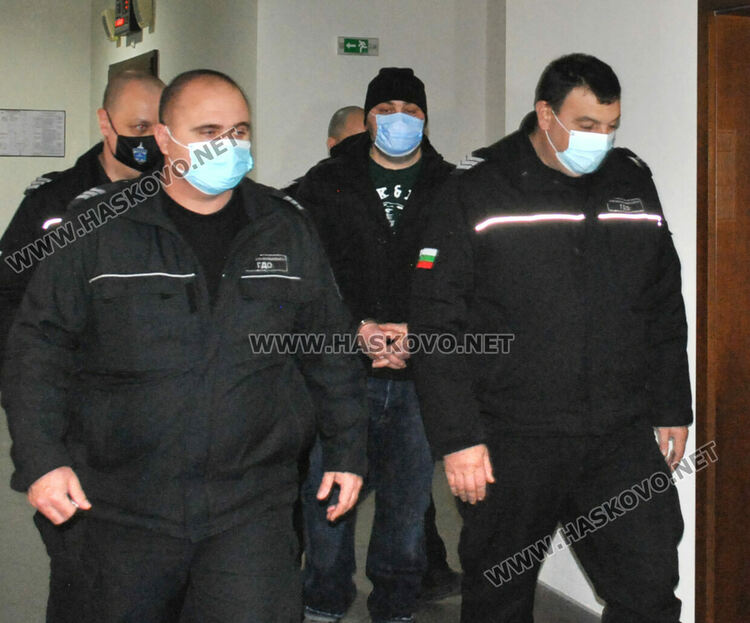 10 м. затвор за Бузестия, буйствал в игрална зала и ударил полицай