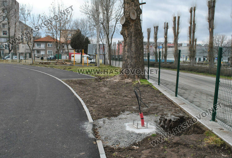 Вандали посегнаха на съоръжение на стадион „Младост“, който все още е в ремонт