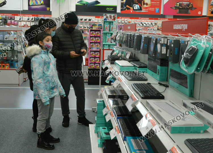 Хипермаркети: 70% отлив от клиенти и спад на оборотите след „зеления сертификат“