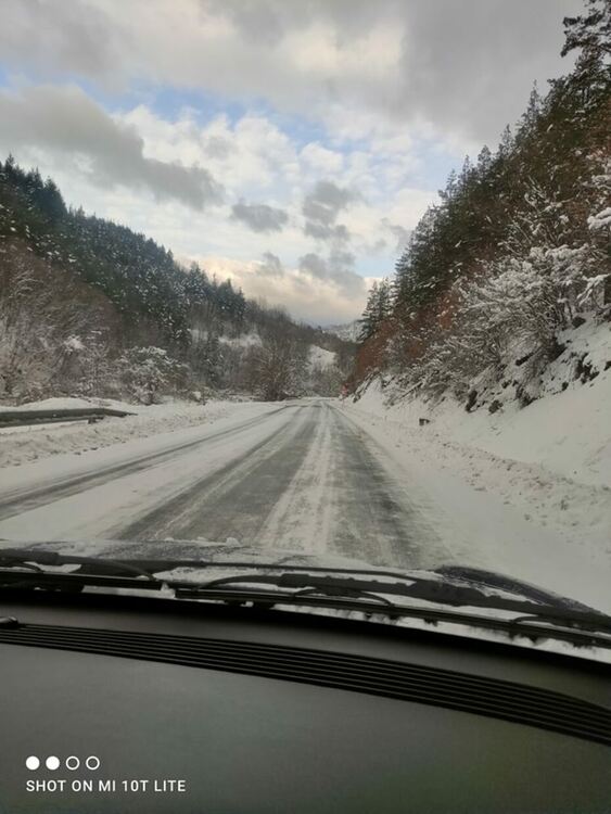 След снеговалежа: Малките улици в Смолян още не са почистени