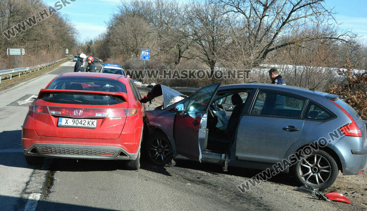 Дете, мъж и жена пострадаха при катастрофа между Хонда и Ситроен