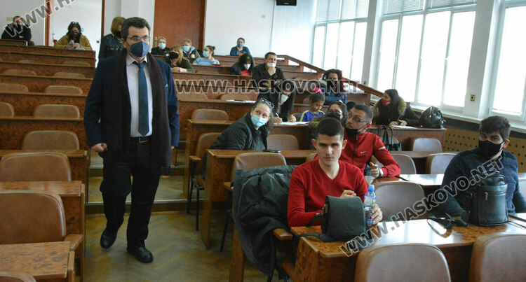 Силата за налагане на местното производство от близките погранични региони е в емоционалния им заряд