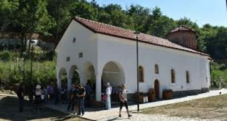 Манастирите в Пернишко искат довеждащи пътища