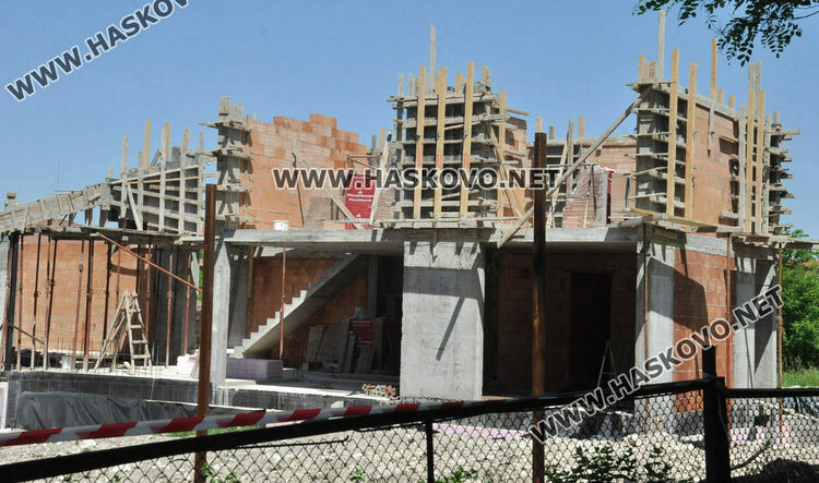 Кризата не спира строителството