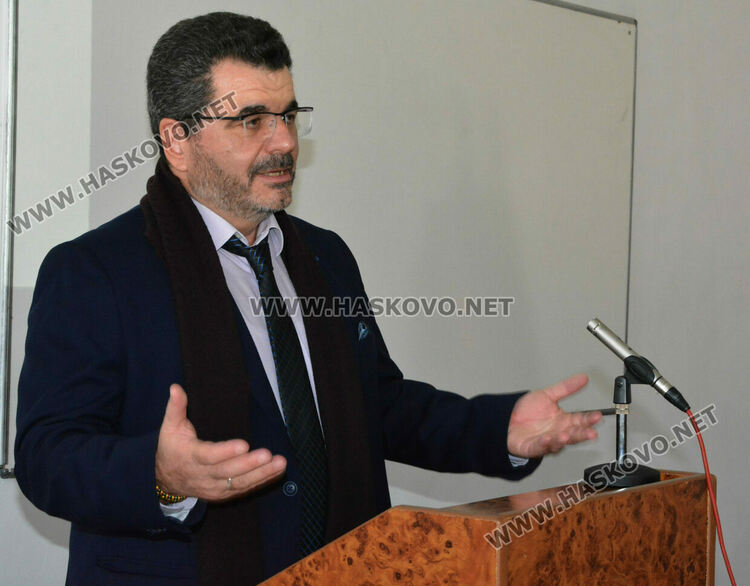 доц.Димитриус Петропулос 