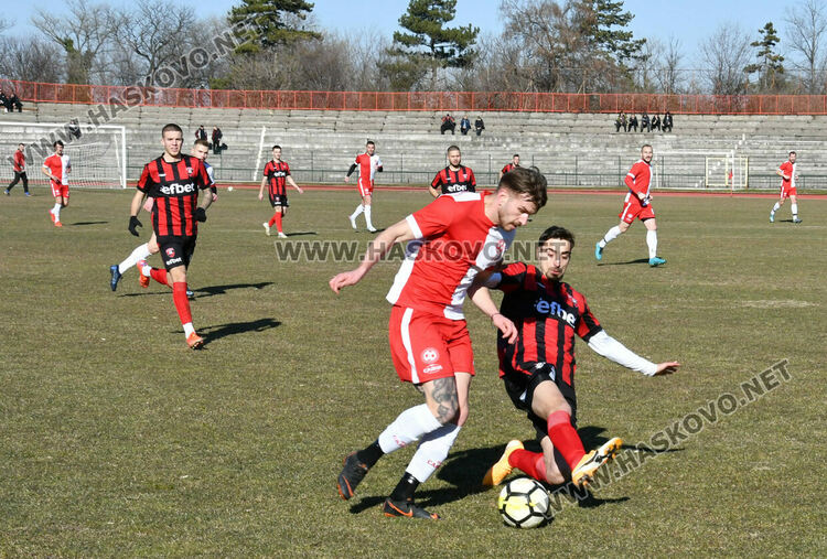 “Саяна Хасково” разби “Карнобат” в контролна среща, Ангел Здравчев с хеттрик