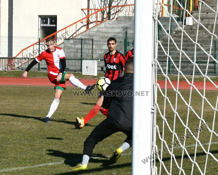 “Саяна Хасково” разби “Карнобат” в контролна среща, Ангел Здравчев с хеттрик