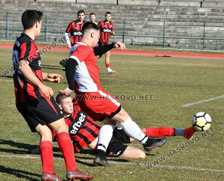 “Саяна Хасково” разби “Карнобат” в контролна среща, Ангел Здравчев с хеттрик