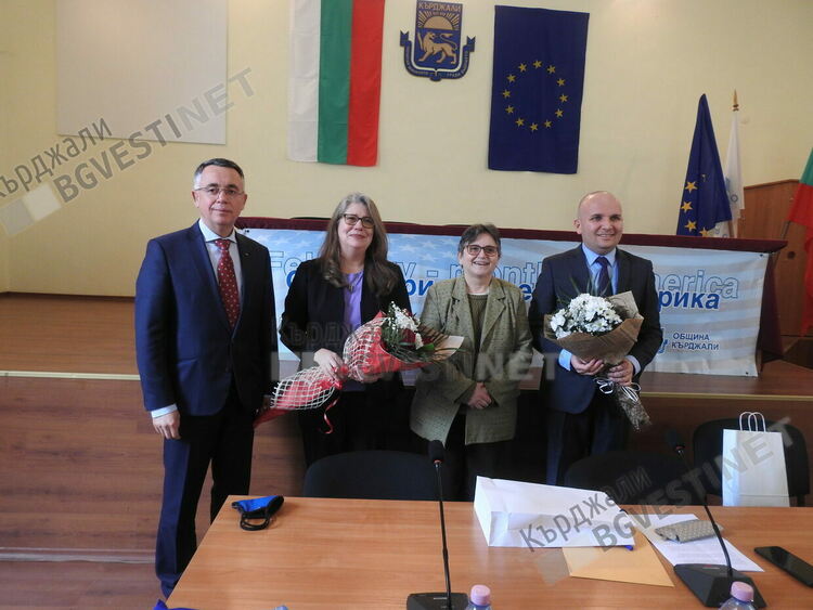 Откриха Месеца на Америка в Кърджали с лекция на президента на АЛДЕ Илхан Кючюк